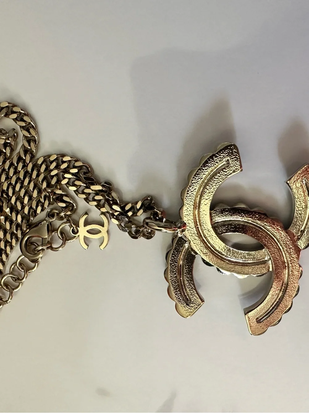 CHANEL 24B Oversized CC Glitter Enamel Pendant Chain Necklace Gold Tone Black